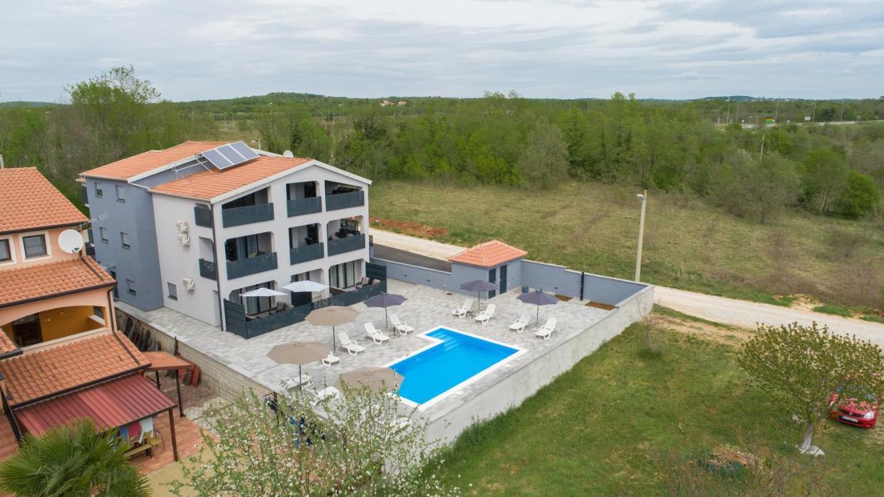Apartmani Natalija Poreč Exterior foto