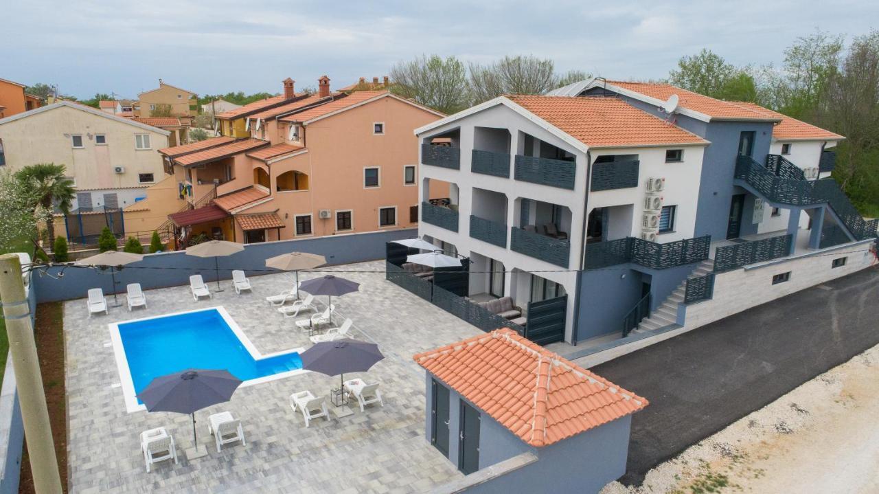 Apartmani Natalija Poreč Exterior foto