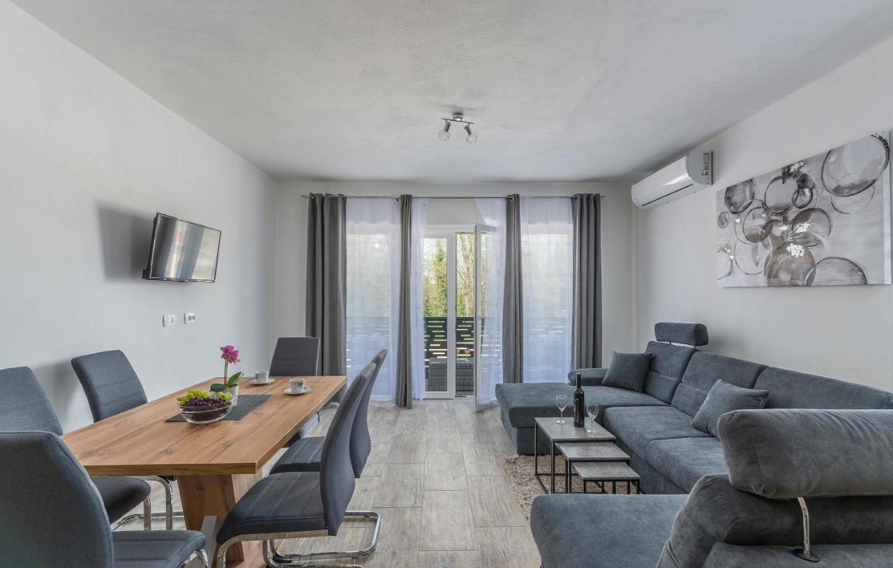 Apartmani Natalija Poreč Exterior foto