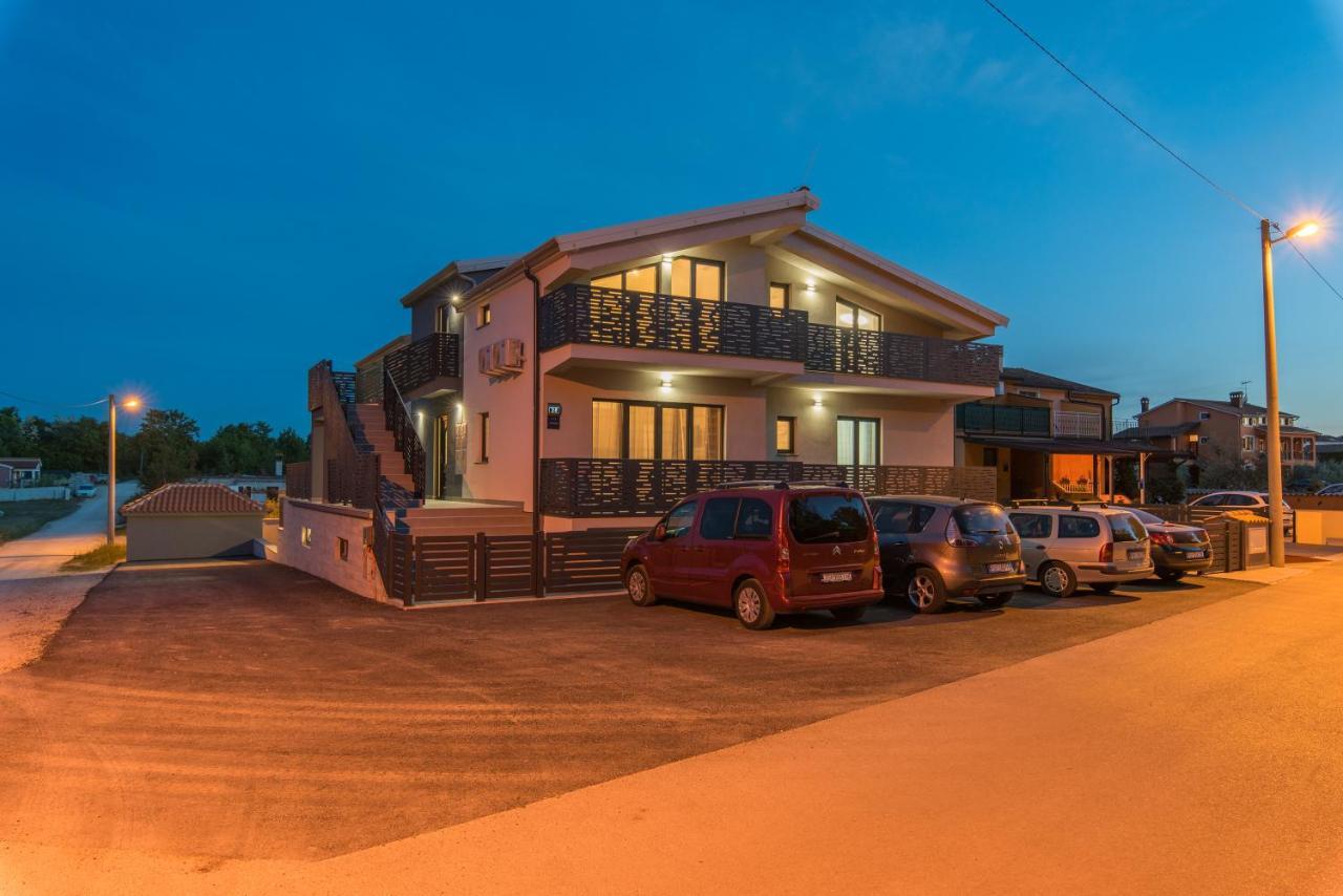 Apartmani Natalija Poreč Exterior foto